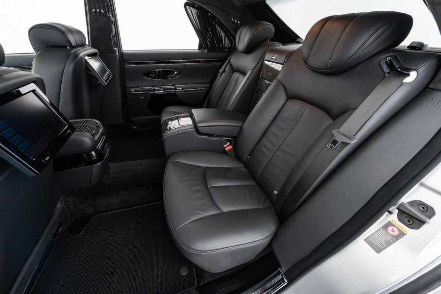 Интерьер Maybach 57S by Brabus 2006 года  (фото 17 из 20)
